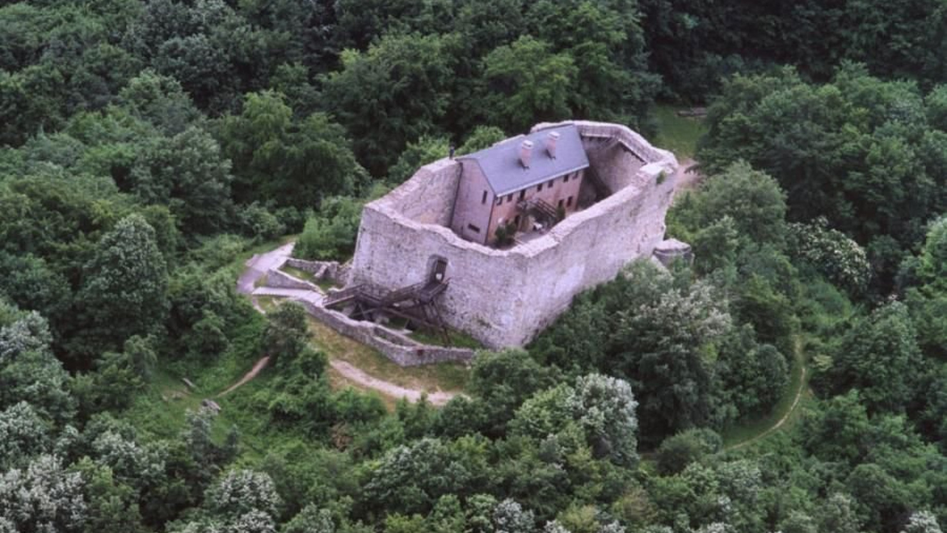 Castle of Máré (Máré-vár)