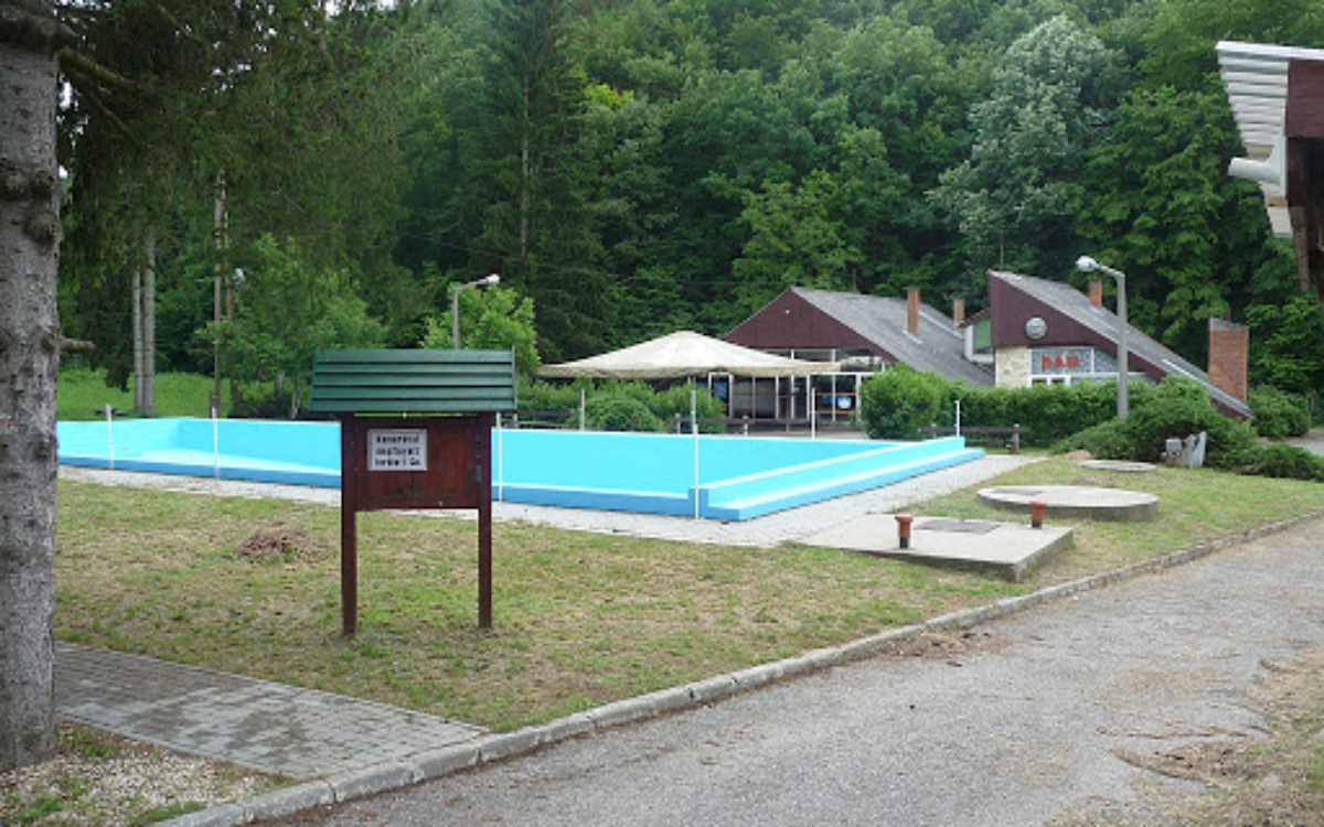 campsite hungary pool